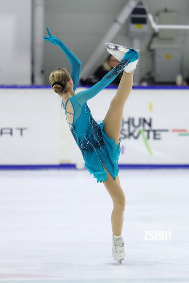 Zsófia SZÉPLAKI