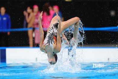 SANTACRUZ ARNAN, TEMESSEK SARAH,