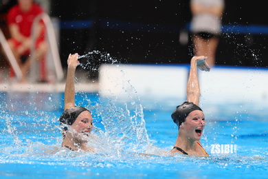 SANTACRUZ ARNAN, TEMESSEK SARAH,