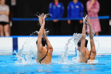 SANTACRUZ ARNAN, TEMESSEK SARAH,