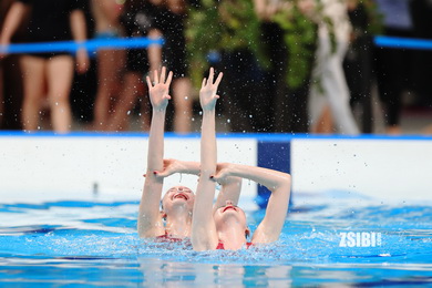 Leyn Kira, Brants Roos