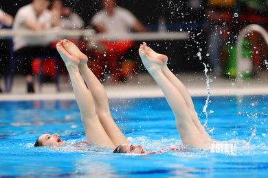 Leyn Kira, Brants Roos