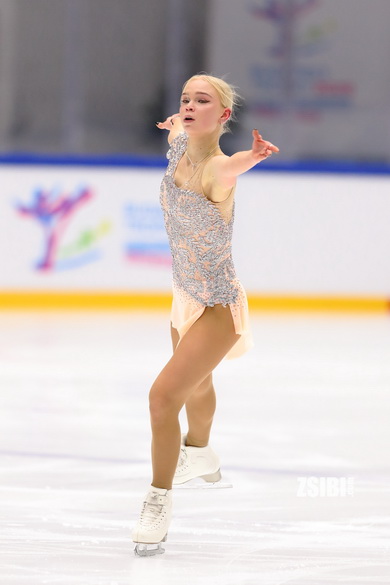 Nataly LANGERBAUR